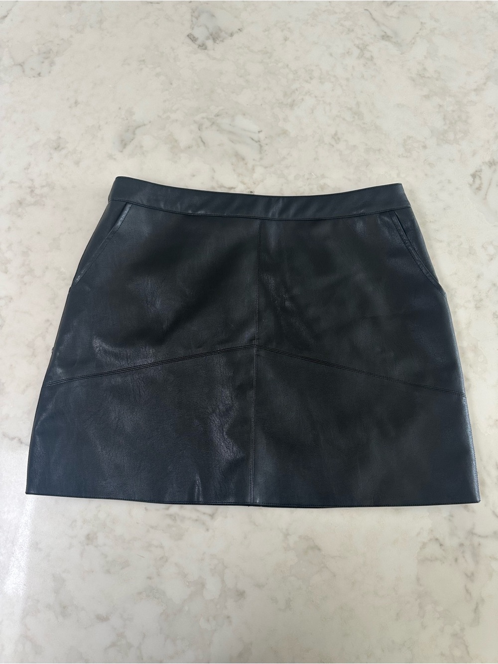 Lulus Harley Black Vegan Leather Mini Skirt. Size Large